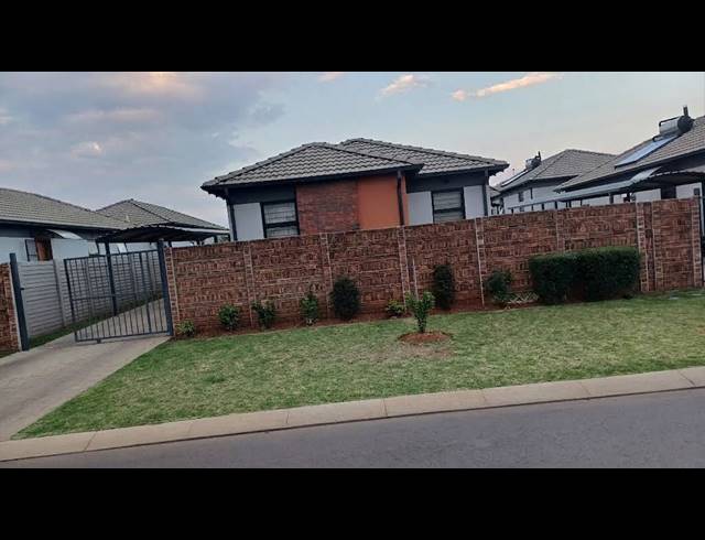 3 BEDROOM FREESTANDING FOR SALE IN SKY CITY